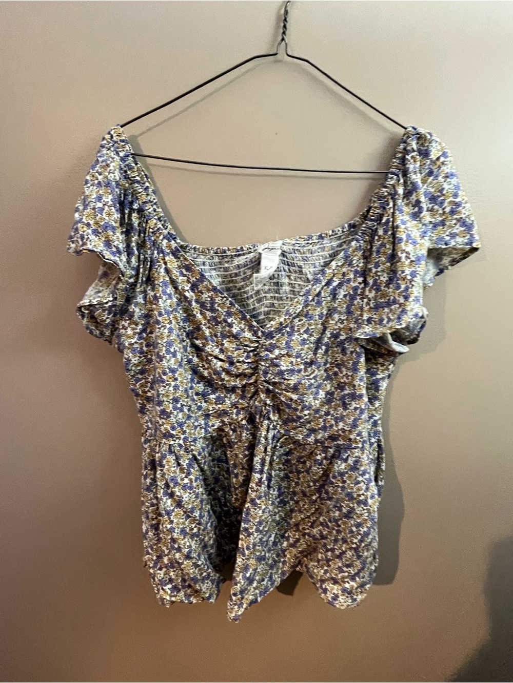 Xhilaration Blue and Cream Floral Ruched V-Neck Blouse